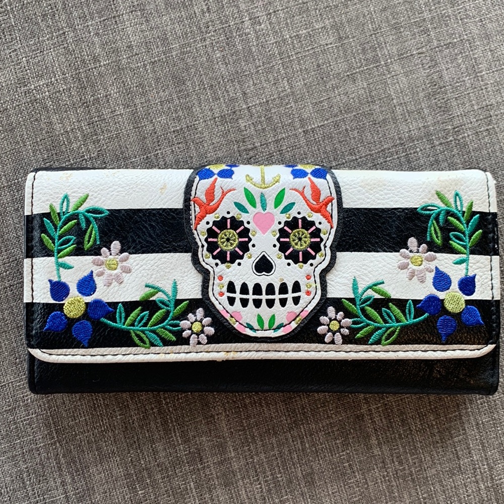 Loungefly Sugar Skull tri fold wallet
